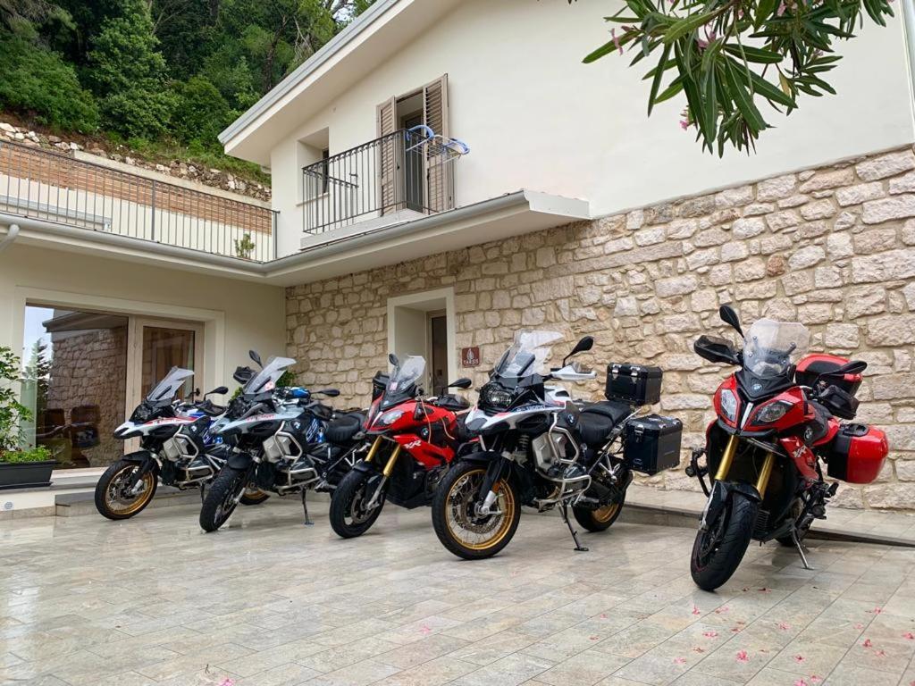 Tarsis Guest House Baunei Bagian luar foto